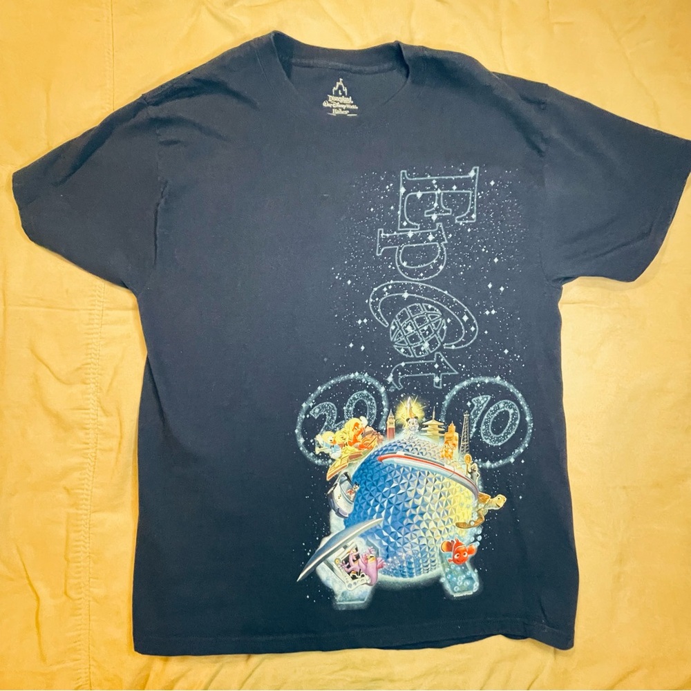 Vintage Walt Disney World T-Shirt Men’s L Epcot Mickey Mouse Multi-Colored Y2K